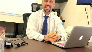 Dr. Manuel Alejandro Márquez Martínez, Internista y nefrólogo - Flamboyanes
