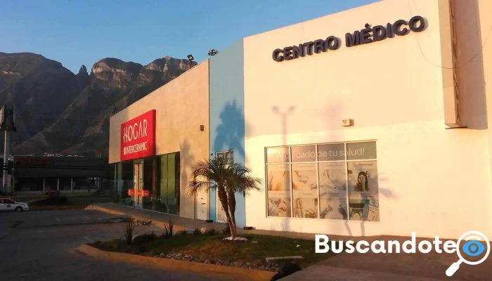 Centro Médico Santa Clínica - Los Treviño