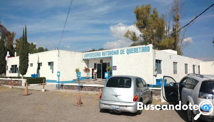 Clinica Santa Rosa Jauregui Uaq - Cerro Pie De Gallo S/n
