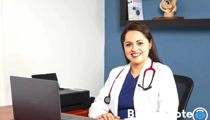 Medico cirujano Dra. Mónica Arenas/ Médico en Yajalón Chiapas - Tercera Avenida Sur Pte