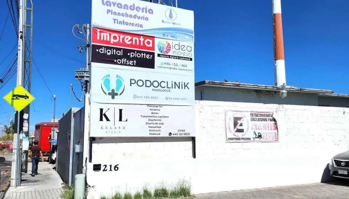 PodoClinik - Puerta Real Residencial Desarrollo Urbana 08