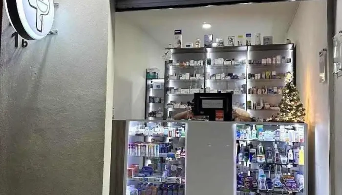 Providencia. Consultorios Médicos - Valle De Santiago
